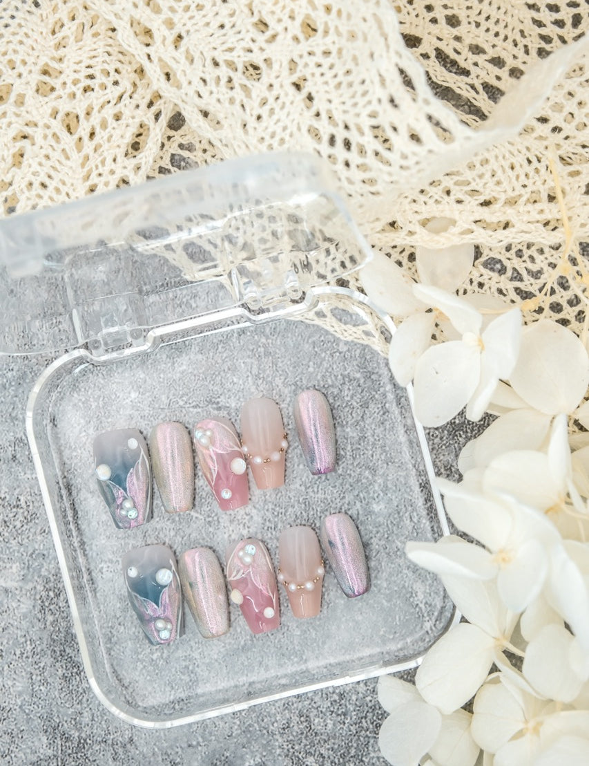 Iridescent_Mermaid_Large_6bb5d807-4116-448c-a2ba-1ab530fd5c41.jpg