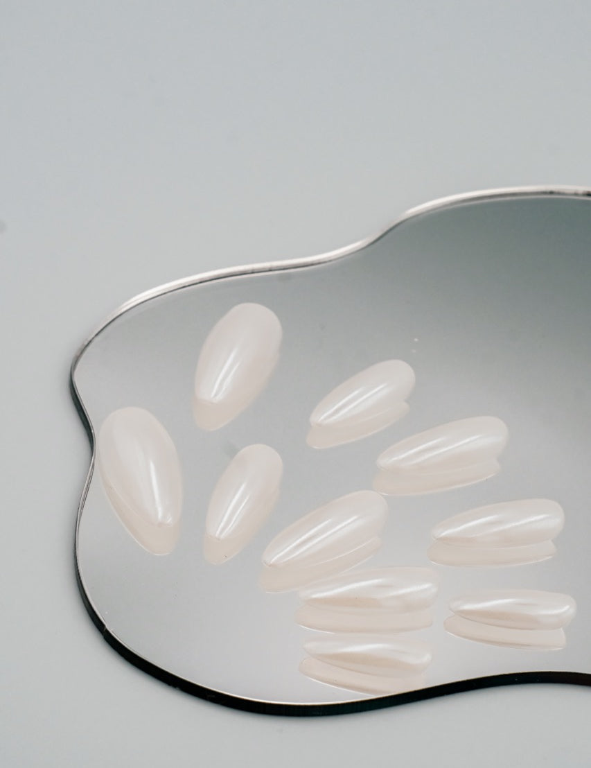 Lustrous_Pearl_Large_4a0e7122-11d6-4dd1-aa74-a65a17a25d8f.jpg